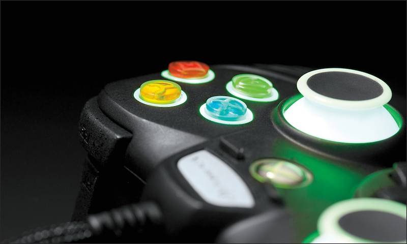 Illustration for article titled The FUS1ON Pro Gaming Controller Makes My Tiny Xbox Thumbsticks Feel Sad and Insignificant